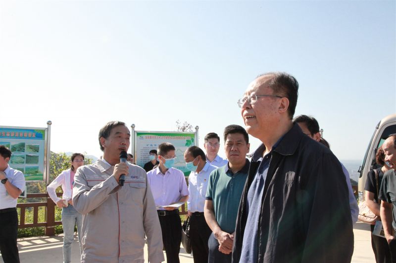 
				   
					河南省人大常委會黨組副書記、副主任馬懿一行到洛陽黃河同力調(diào)研
				 